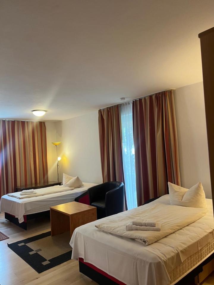 Hotelpension Zum Gockl Allershausen Exteriér fotografie